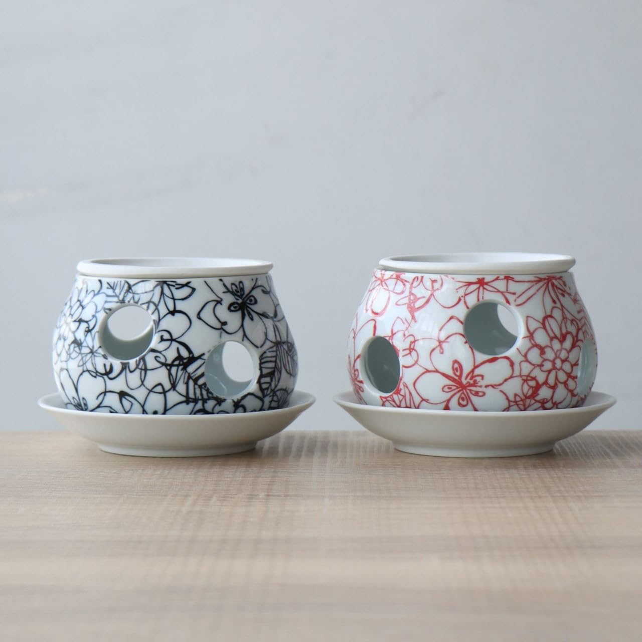 Amazon.co.jp: 茶香炉 アロマポット 陶器 有田焼 黒 花柄 アロマ 香炉